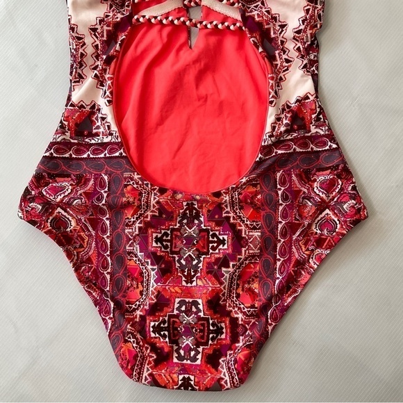 Becca Braided One Piece Swimsuit Exposed Back Multi Print Size S/P - Picture 10 of 13